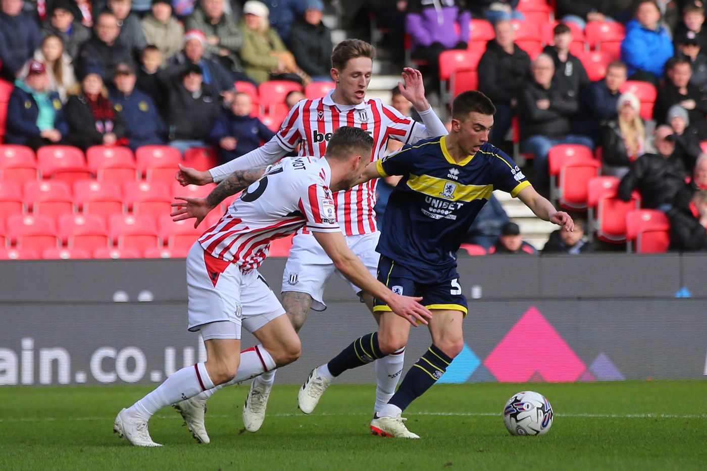 nhan-dinh-soi-keo-stoke-city-vs-middlesbrough-luc-02h45-ngay-26-2-2025-1